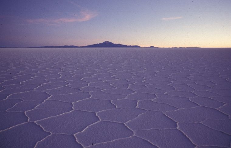 Salar de Atacama — hexagonal salt polygons